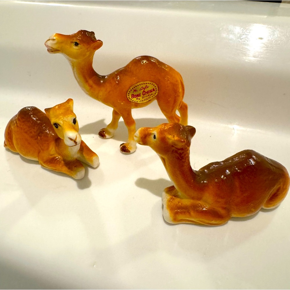 Japan Vintage Miniature lot of 3 Bone China Camel Figurines 2 adults 1 baby